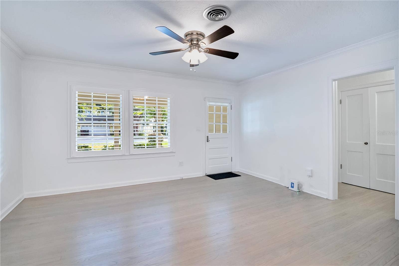 2102 HARRISON AVENUE, Orlando, FL 32804 Living Room