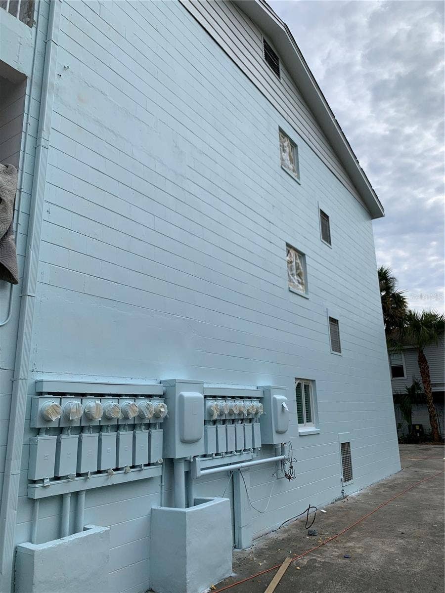 208 N HALIFAX AVENUE, Daytona Beach, FL 32118