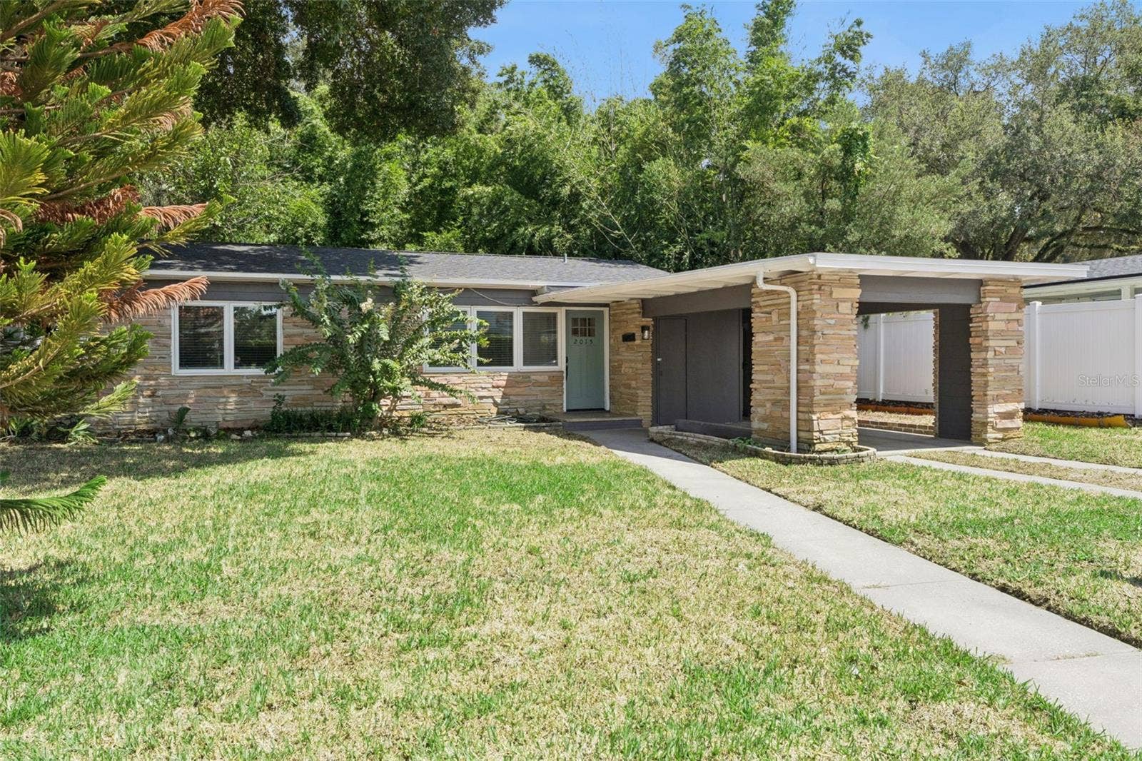 2015 S OSCEOLA AVENUE, Orlando, FL 32806 2015 S OSCEOLA AVENUE, Orlando, FL 32806