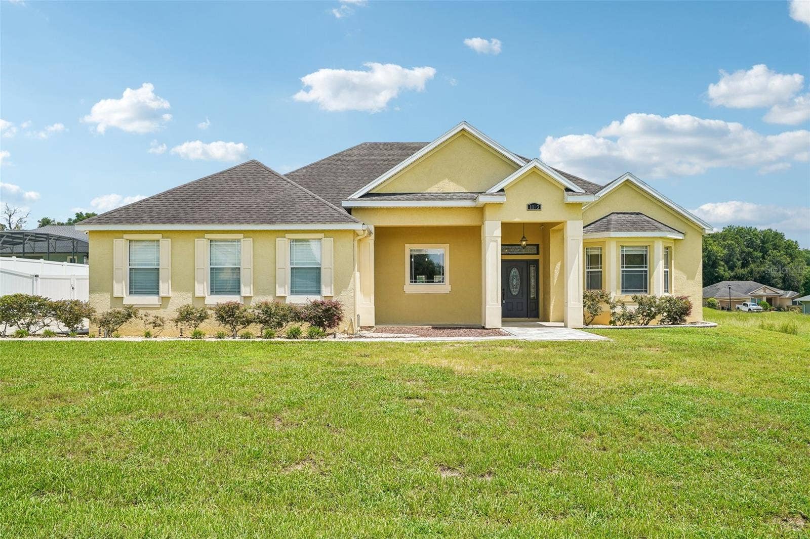 1113 MYRTLE BREEZES CT, Fruitland Park, FL 34731 Front of House