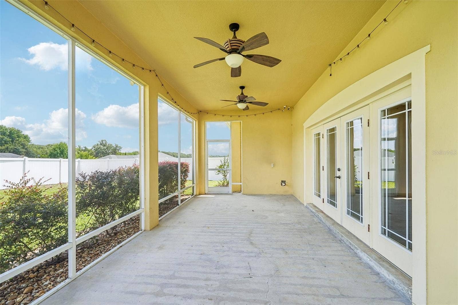 1113 MYRTLE BREEZES CT, Fruitland Park, FL 34731 Lenai