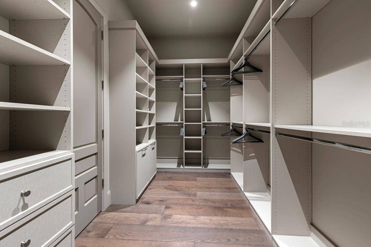 702 VIA BELLA, Winter Park, FL 32789 Primary Walk-in Closet