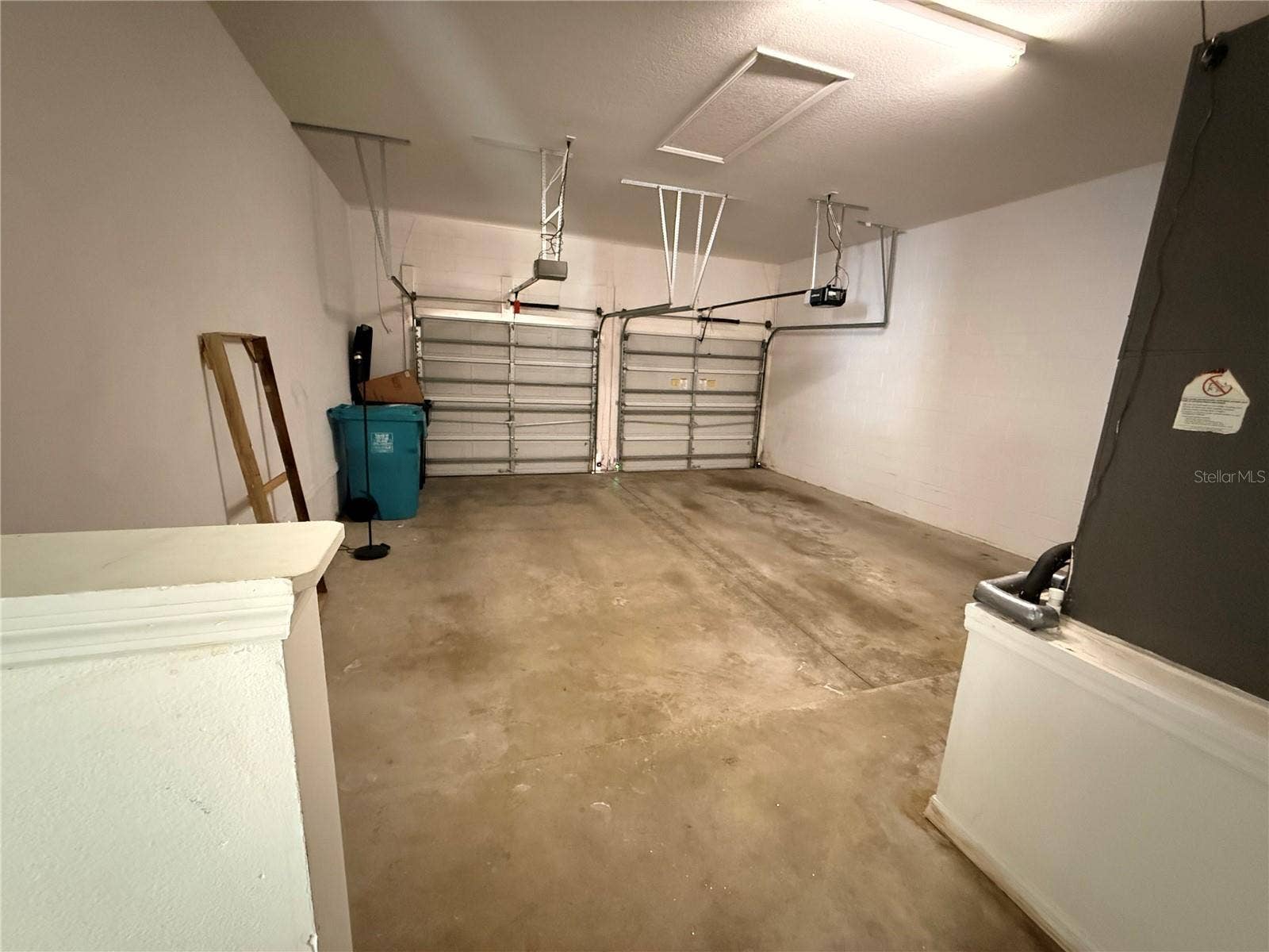9226 KENSINGTON ROW COURT, Orlando, FL 32827 2 car garage