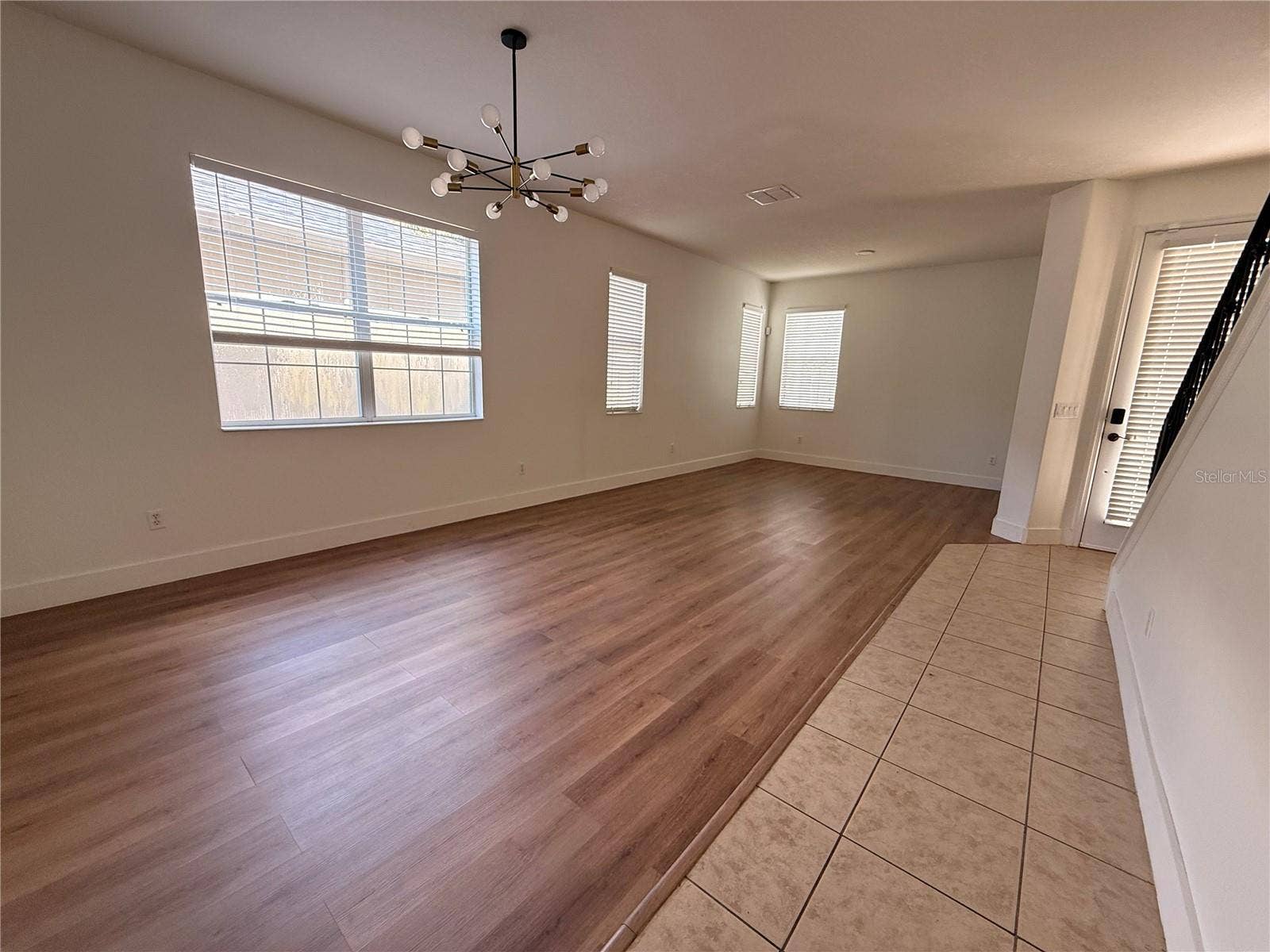 9226 KENSINGTON ROW COURT, Orlando, FL 32827 Living and Dinning Room