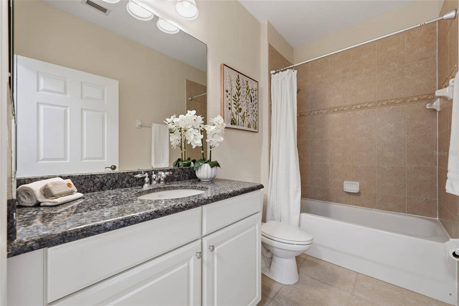 1674 LAKEMONT AVENUE, #101, Orlando, FL 32814