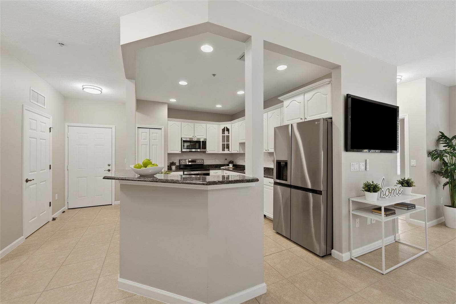 1674 LAKEMONT AVENUE, #101, Orlando, FL 32814