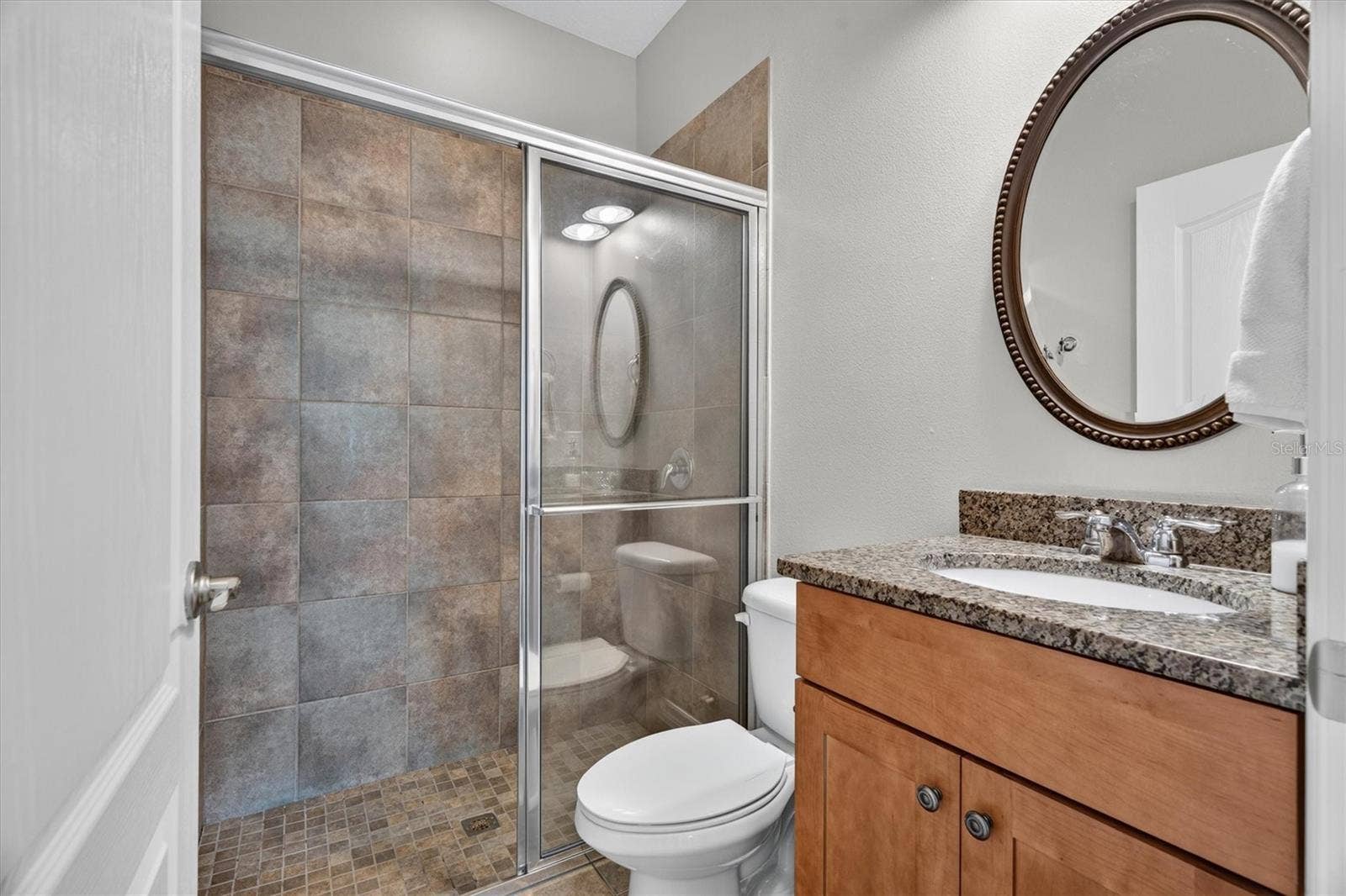 19749 QUINELLA STREET, Orlando, FL 32833 GUEST BATH
