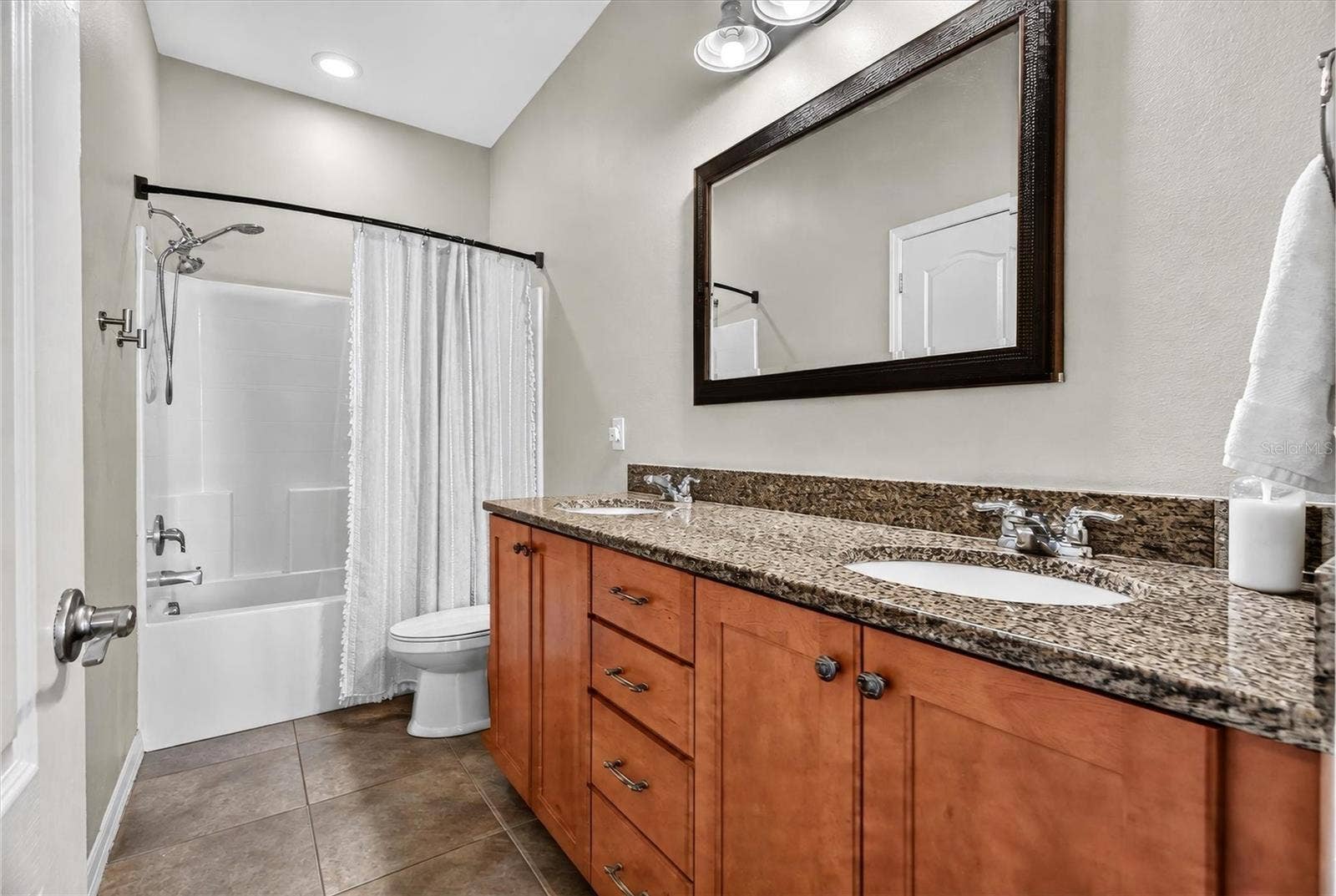 19749 QUINELLA STREET, Orlando, FL 32833 SECONDARY BATH NEXT TO THE POOL