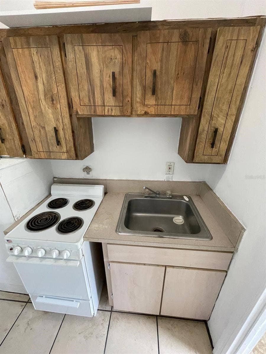 1142 BERKSHIRE ROAD, Daytona Beach, FL 32117