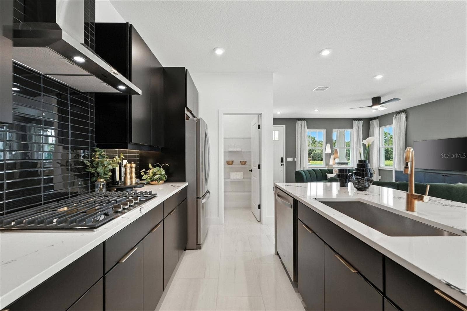 1907 SEAWALL WAY, Celebration, FL 34747 Island Village Anastasia Model Kitchen