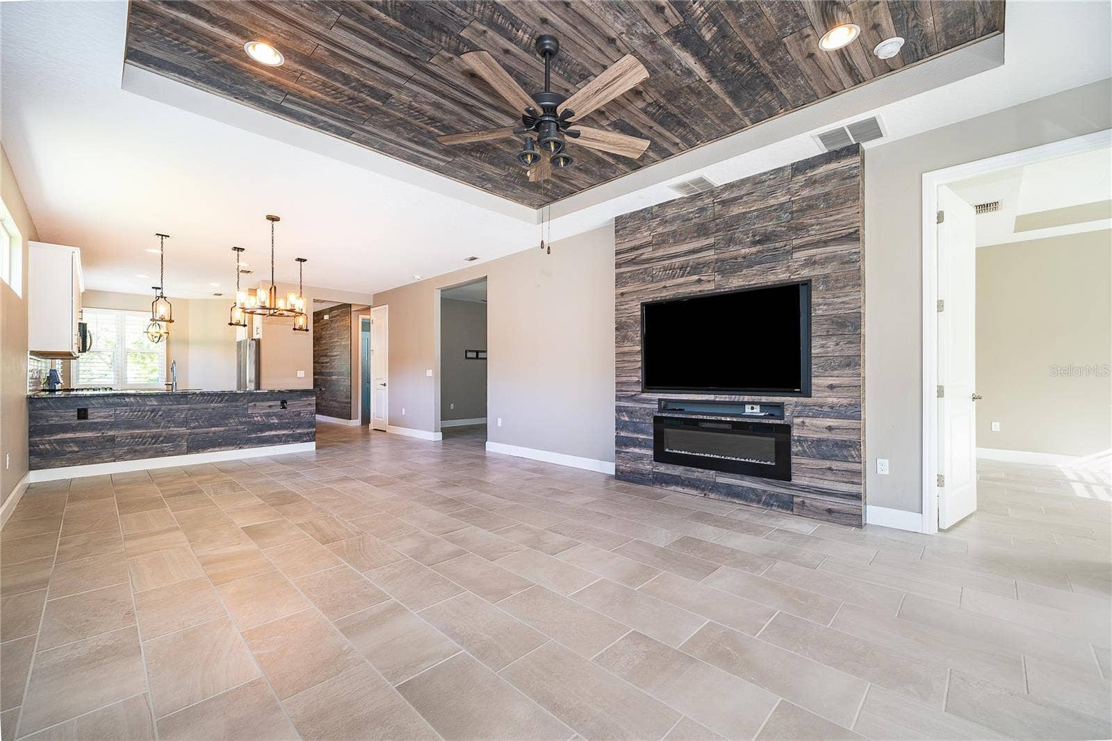 1309 HAYTON AVENUE, Deland, FL 32724 1309 HAYTON AVENUE, Deland, FL 32724