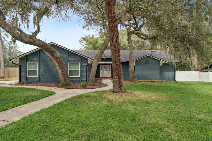 Property photo for 400 COLUMBUS CIRCLE, Longwood, FL