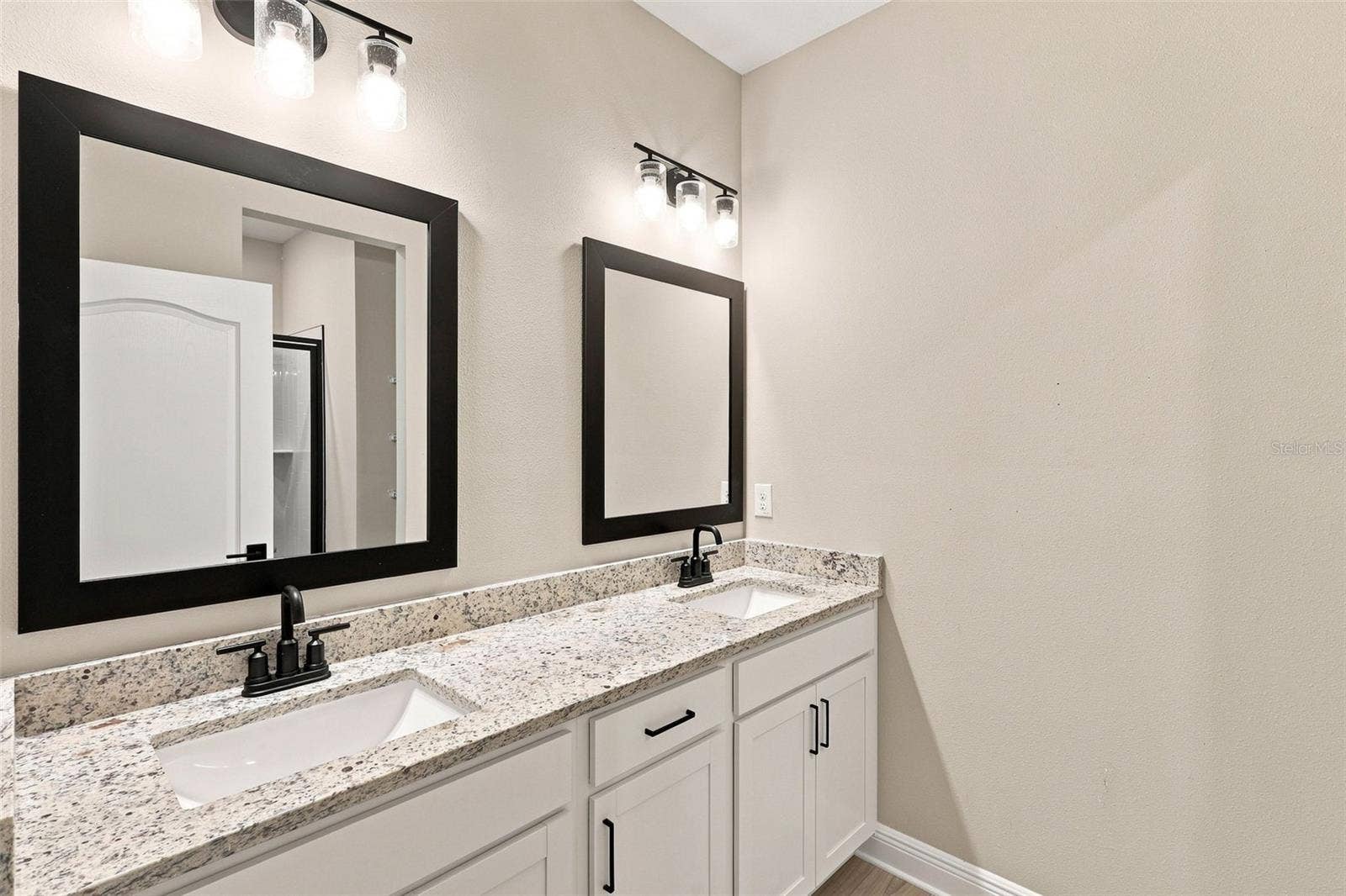 7721 SOMERSWORTH DRIVE, Kissimmee, FL 34747 primary bathroom