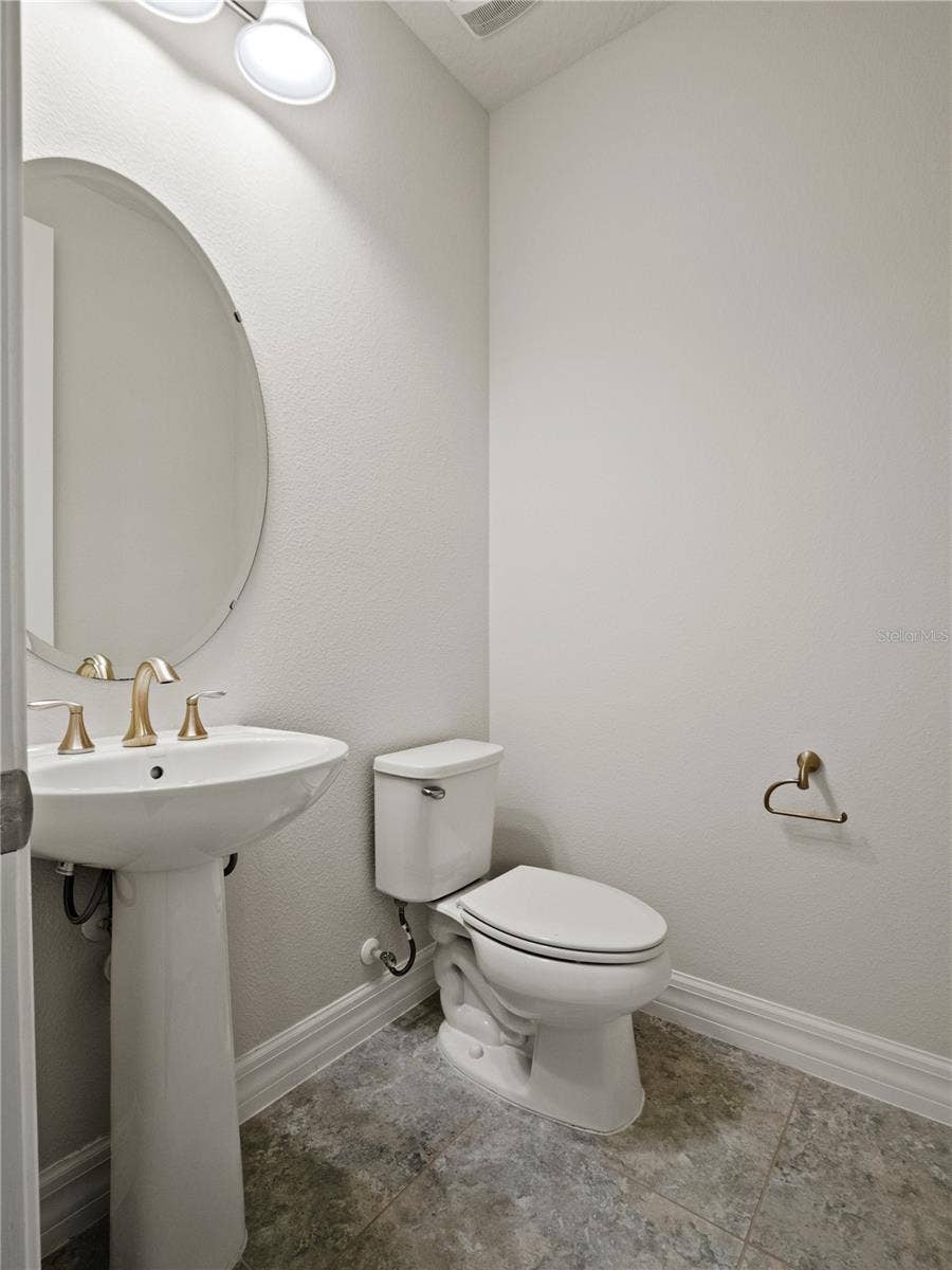 11244 LEMON LAKE, Orlando, FL 32836 Half Bathroom