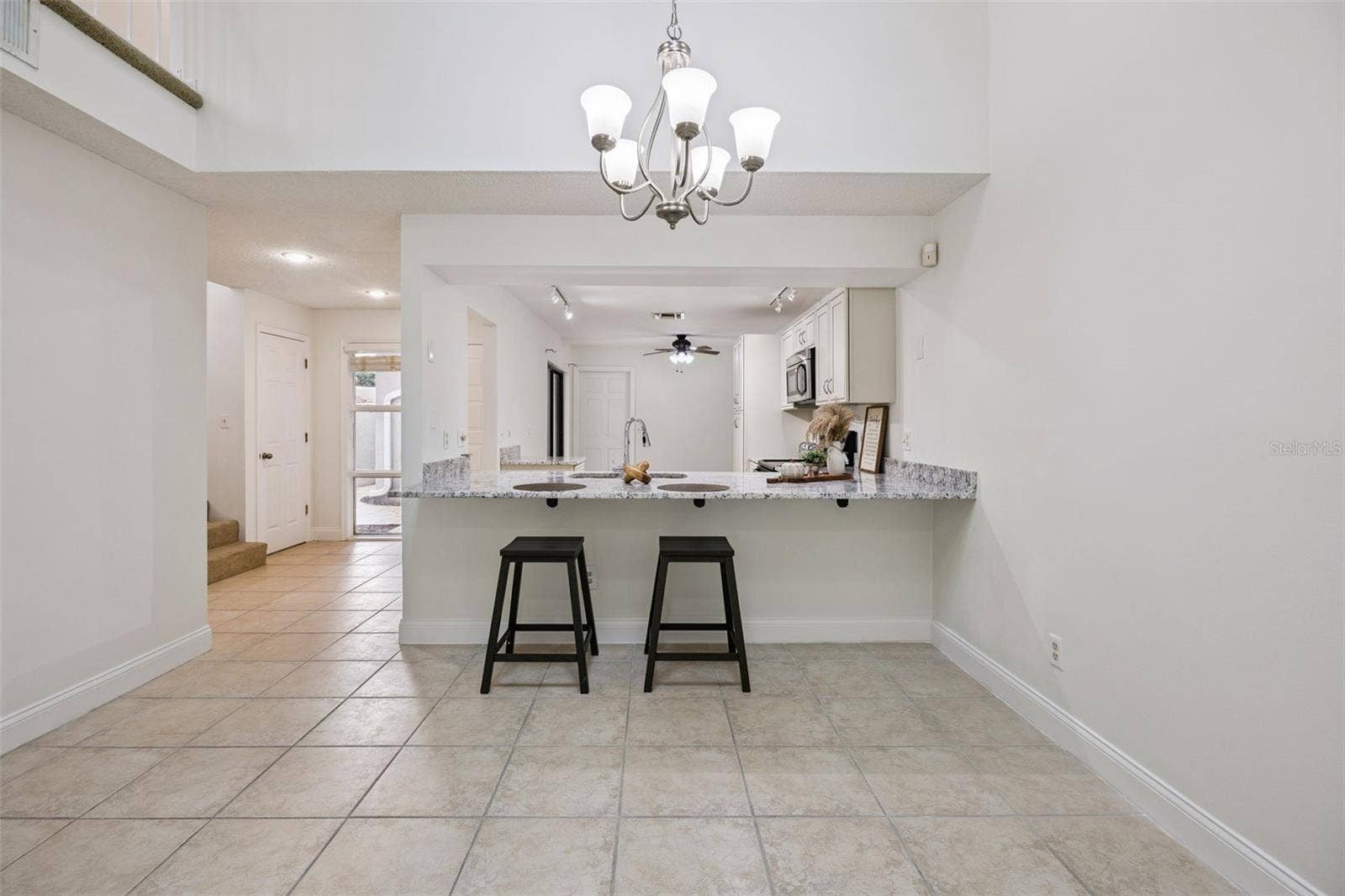 8370 SANDPOINT BLVD, Orlando, FL 32819 Open floor plan