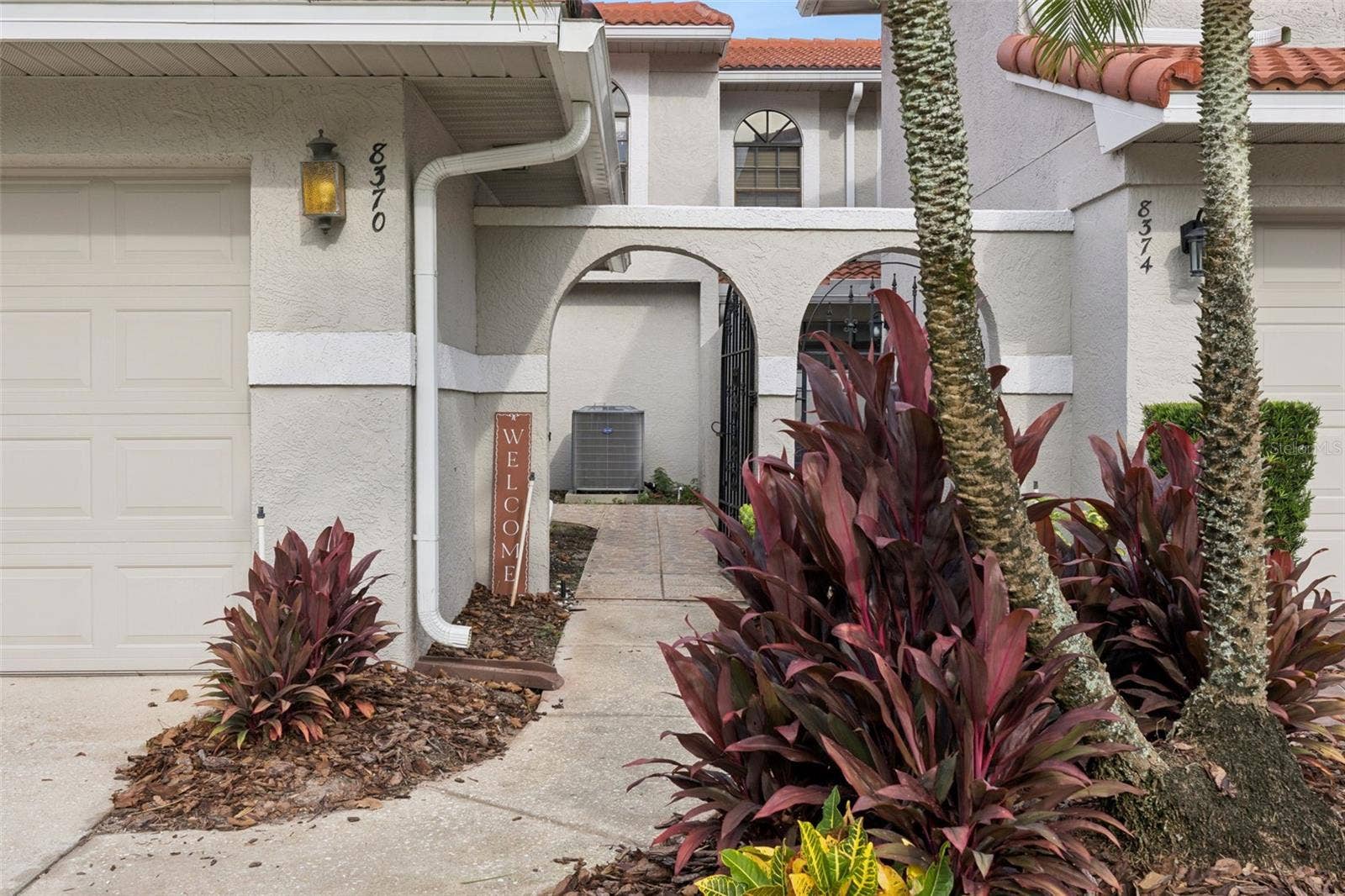 8370 SANDPOINT BLVD, Orlando, FL 32819 Private entryway