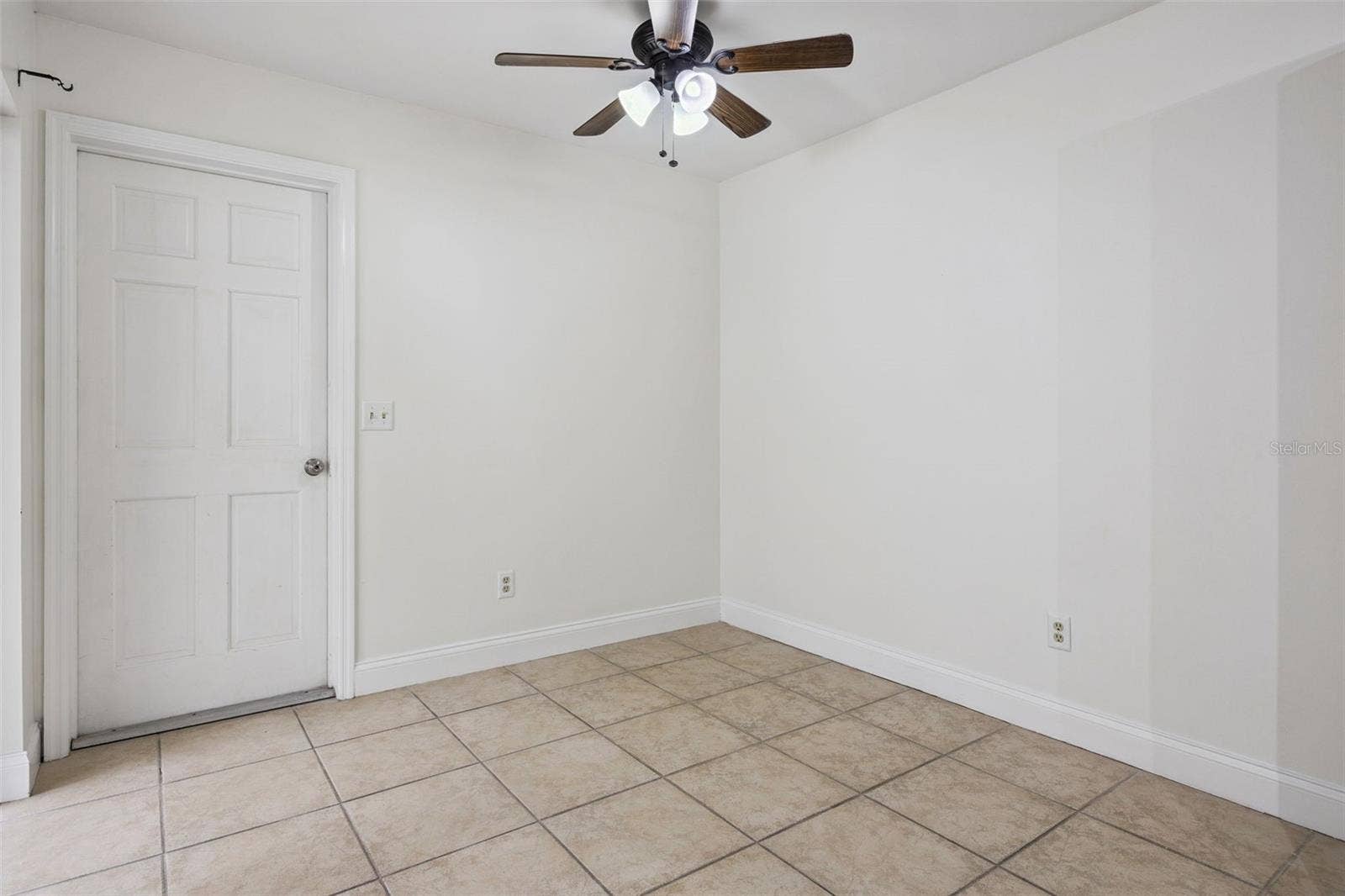 8370 SANDPOINT BLVD, Orlando, FL 32819 Kitchen nook