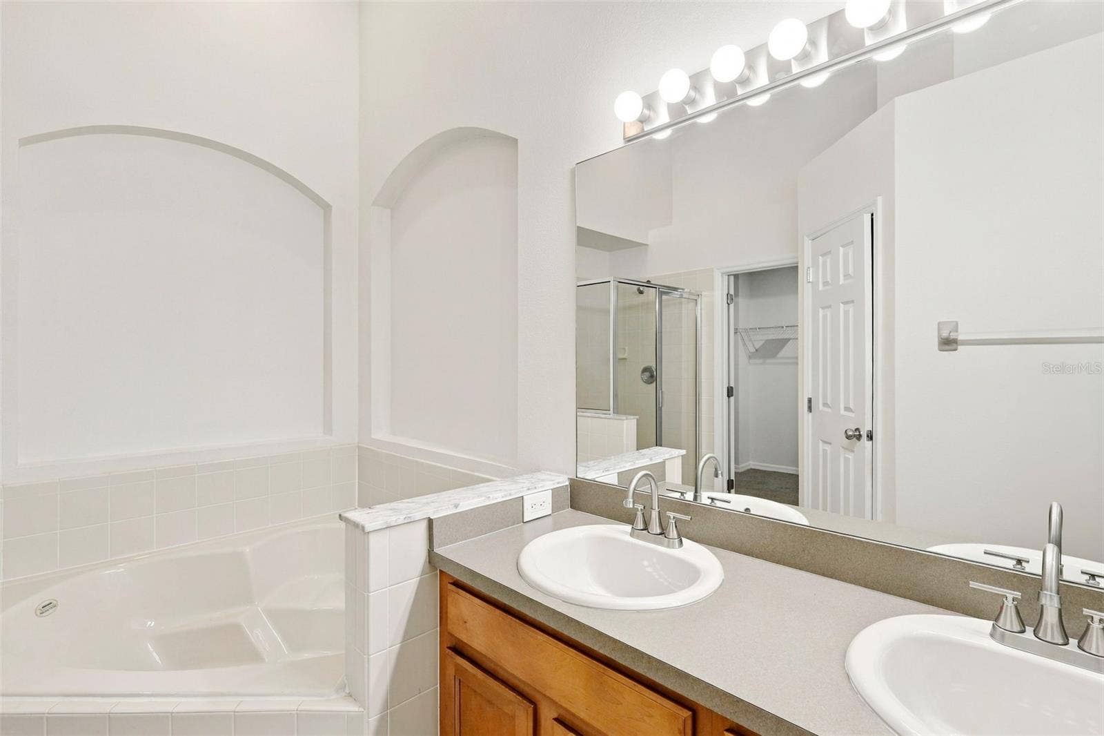 Primary Suite - Bathroom