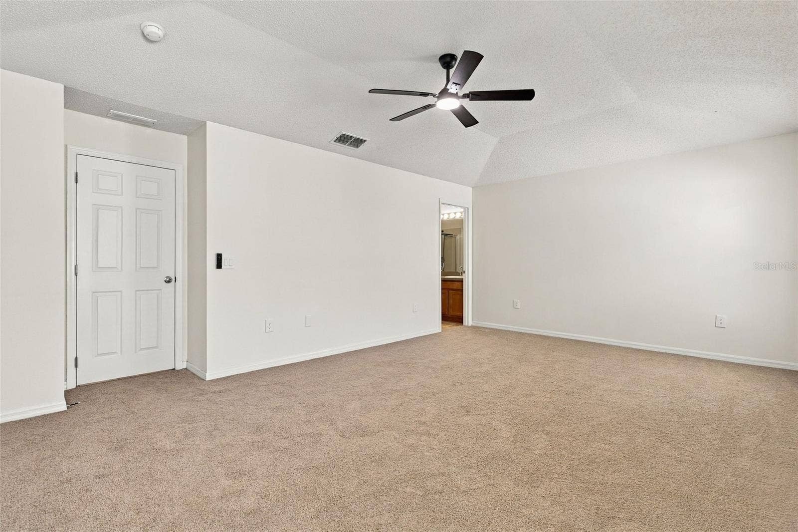 Primary Suite - Bedroom