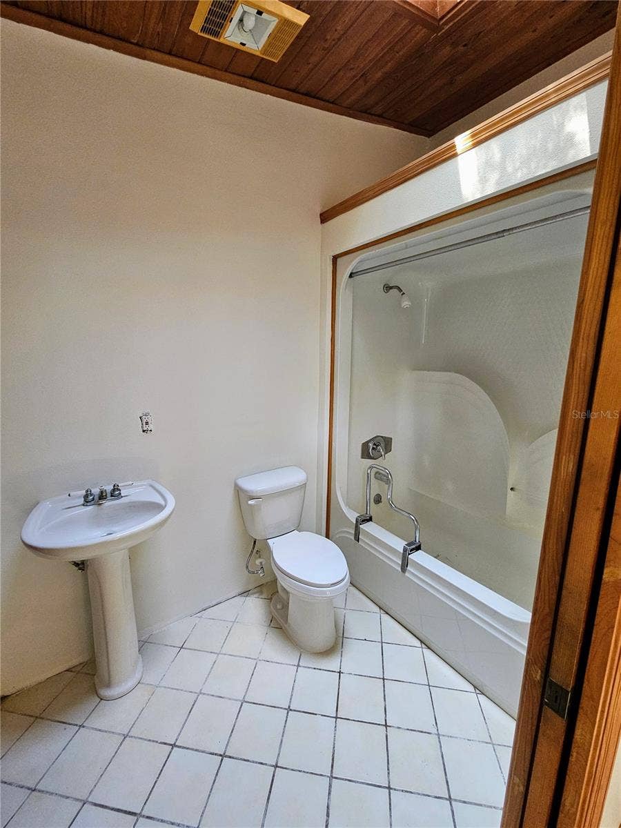 4447 TIDEWATER DRIVE, Orlando, FL 32812 4447 TIDEWATER DRIVE, Orlando, FL 32812