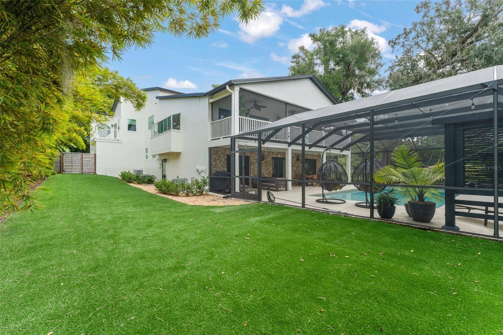 101 LEE STREET, Windermere, FL 34786 Large side yard with astroturf..