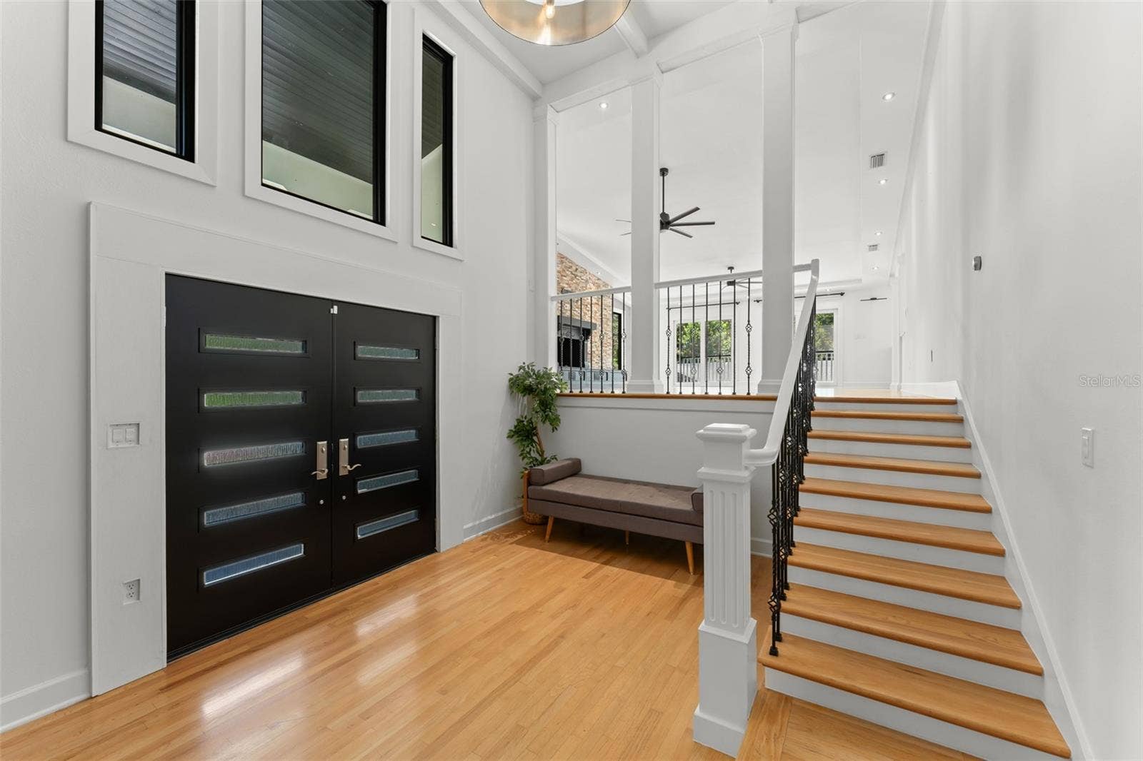 101 LEE STREET, Windermere, FL 34786 Gorgeous entry..