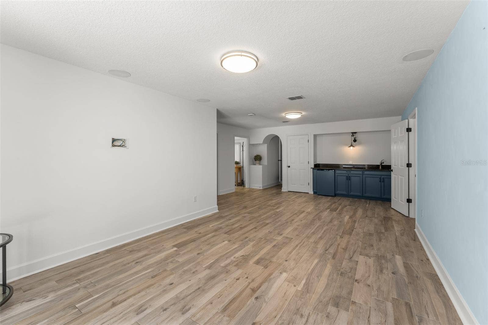 101 LEE STREET, Windermere, FL 34786 Downstairs wet bar with mini fridge..