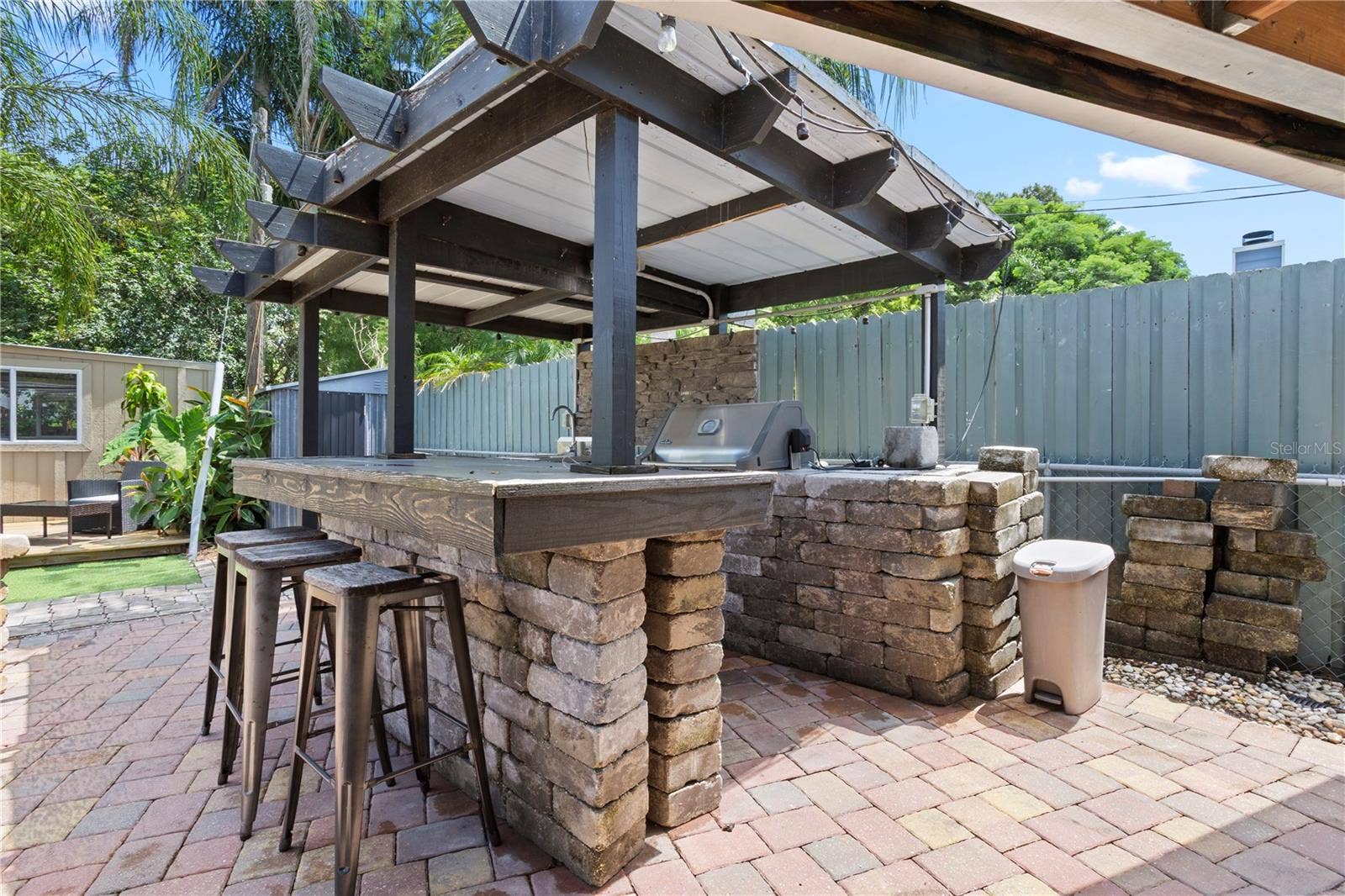 6809 WILLOUGHBY LANE, Belle Isle, FL 32812 Outdoor kitchen