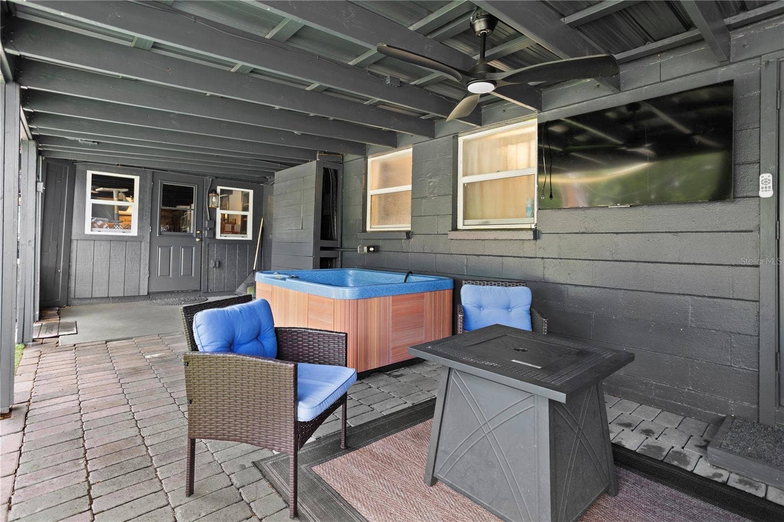 6809 WILLOUGHBY LANE, Belle Isle, FL 32812 Back porch