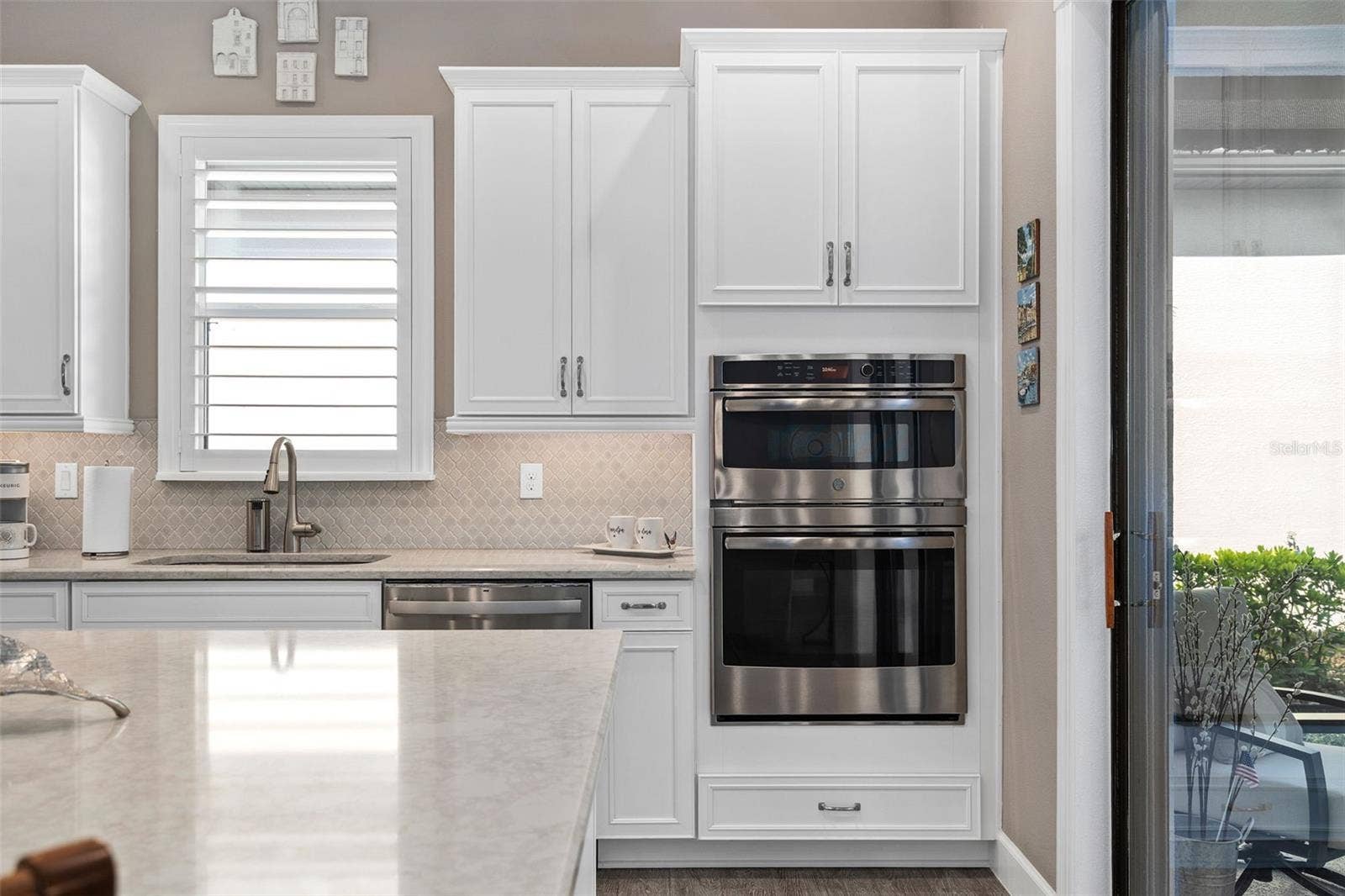 1279 ZEEK RIDGE STREET, Clermont, FL 34715 Built-in microwave and oven.