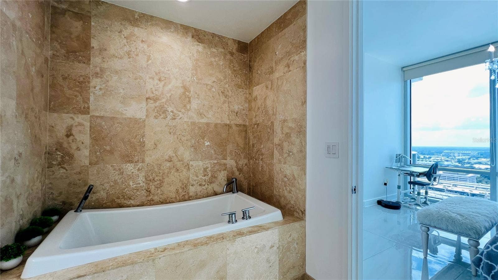 150 E ROBINSON STREET, #3102, Orlando, FL 32801 150 E ROBINSON STREET, #3102, Orlando, FL 32801