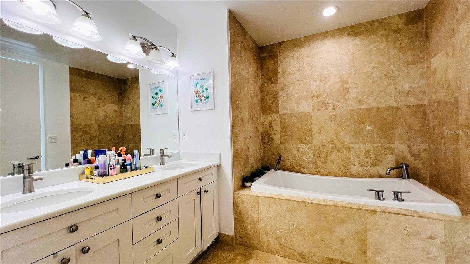 150 E ROBINSON STREET, #3102, Orlando, FL 32801 150 E ROBINSON STREET, #3102, Orlando, FL 32801