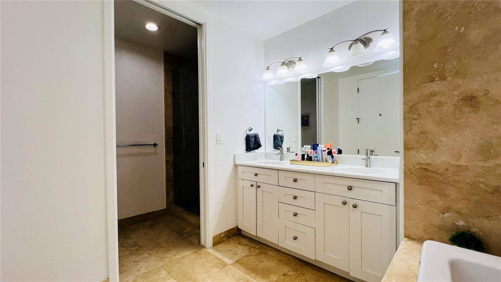 150 E ROBINSON STREET, #3102, Orlando, FL 32801 150 E ROBINSON STREET, #3102, Orlando, FL 32801