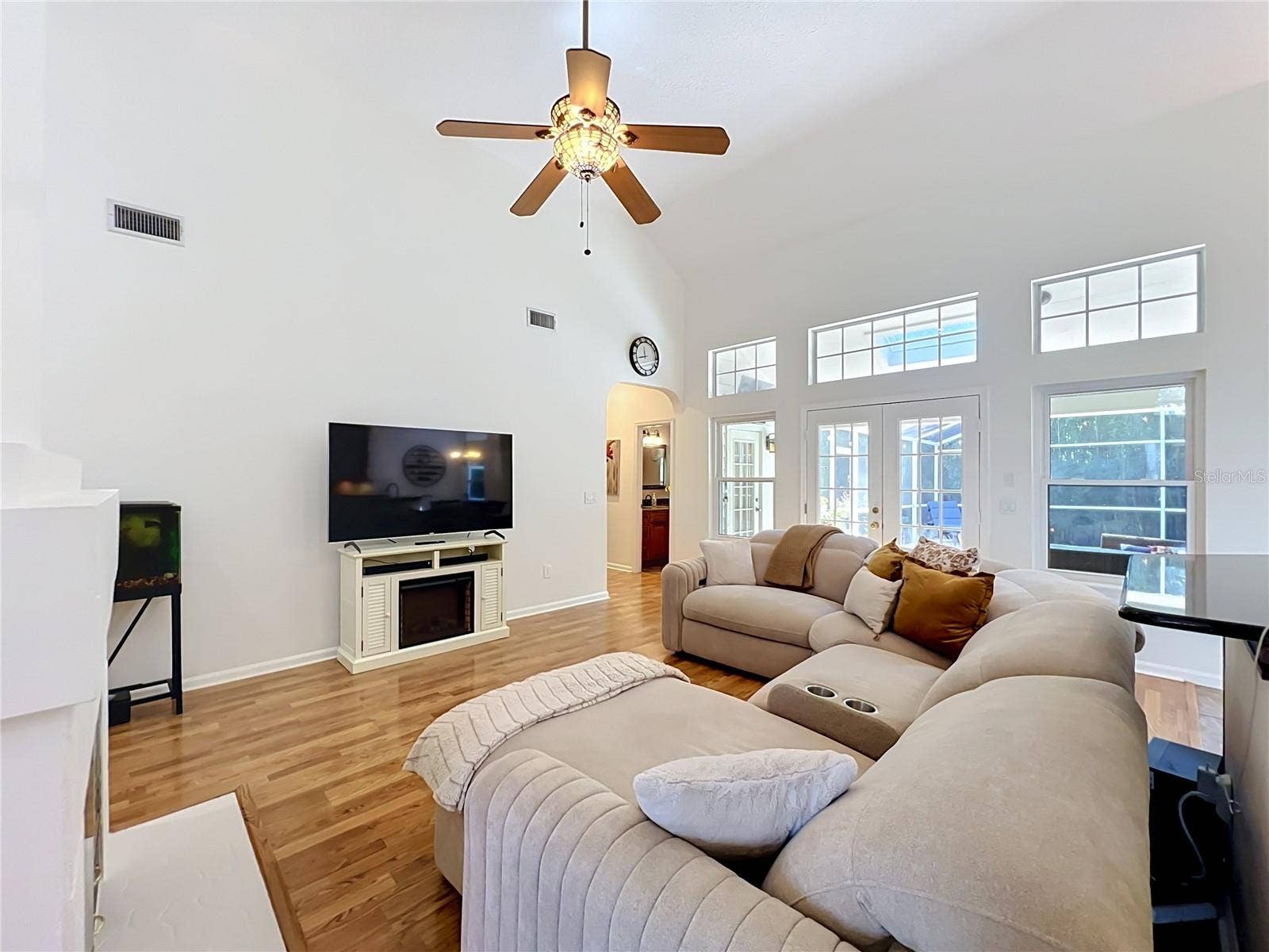 324 REMINGTON DRIVE, Oviedo, FL 32765 324 REMINGTON DRIVE, Oviedo, FL 32765