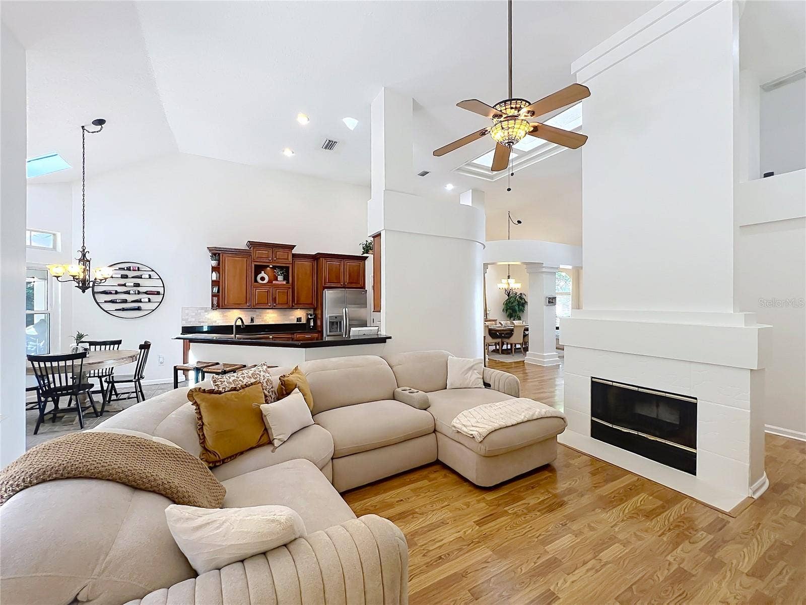 324 REMINGTON DRIVE, Oviedo, FL 32765 324 REMINGTON DRIVE, Oviedo, FL 32765