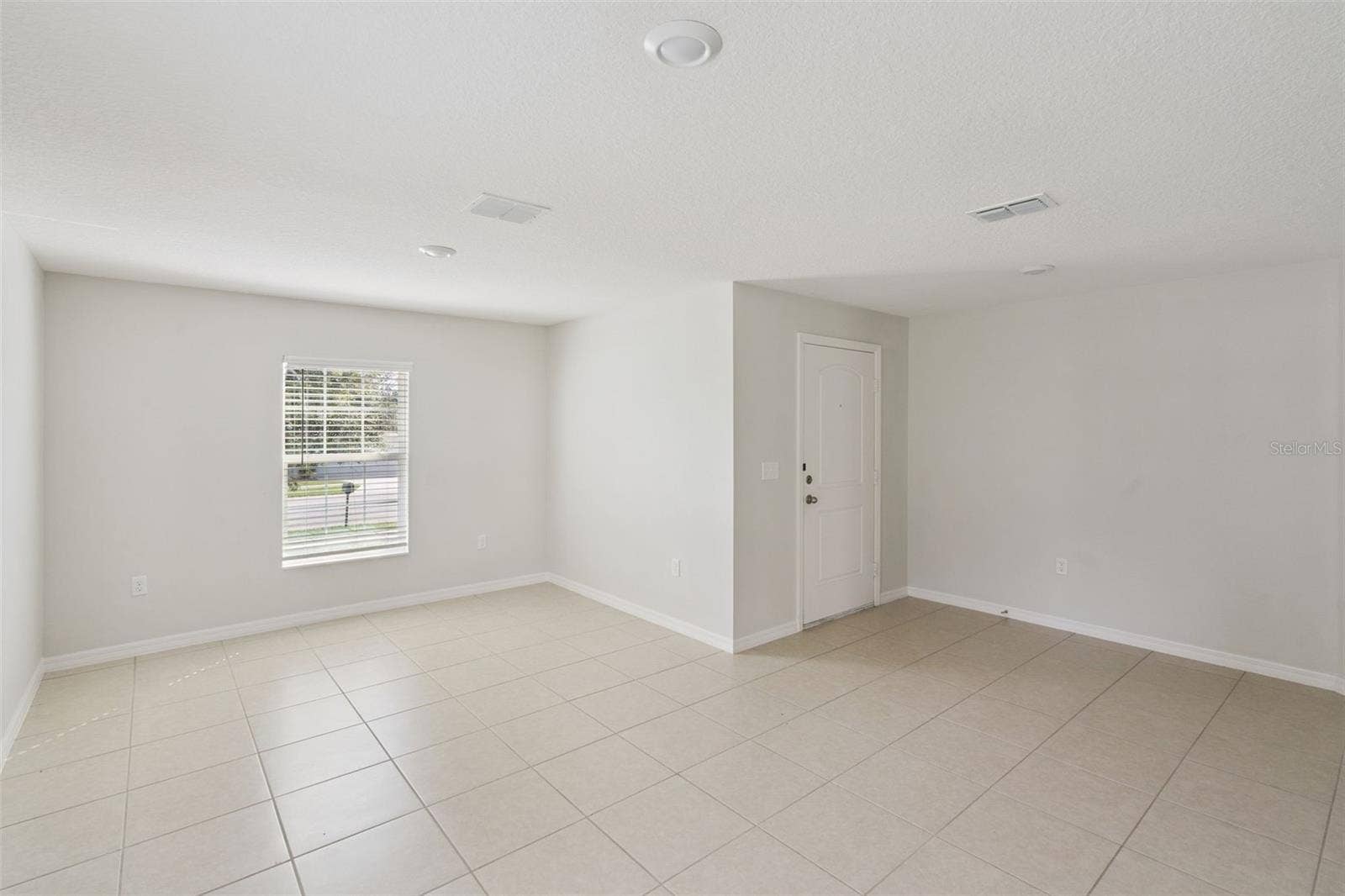1602 ORNE STREET, Mascotte, FL 34753