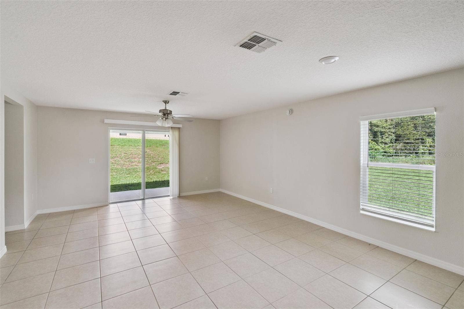 1602 ORNE STREET, Mascotte, FL 34753