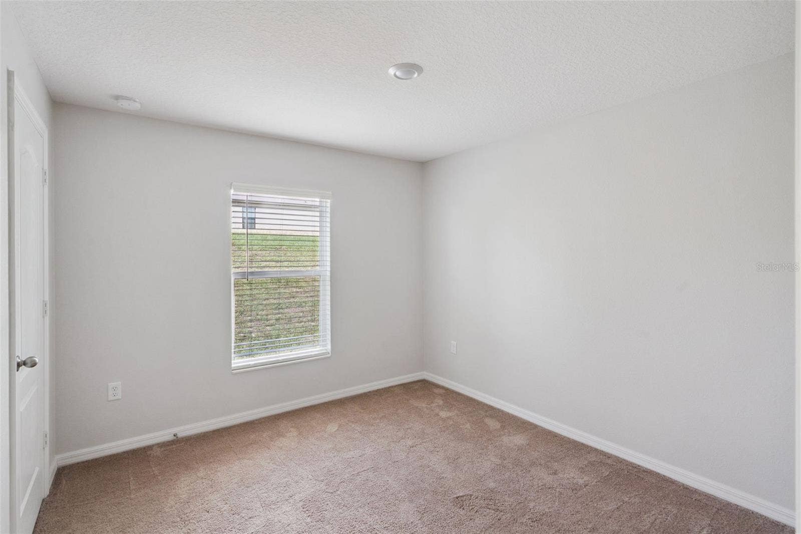 1602 ORNE STREET, Mascotte, FL 34753