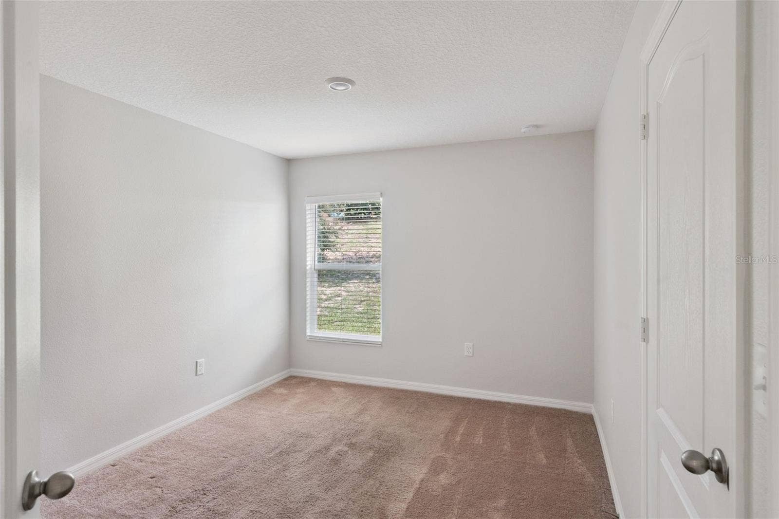 1602 ORNE STREET, Mascotte, FL 34753