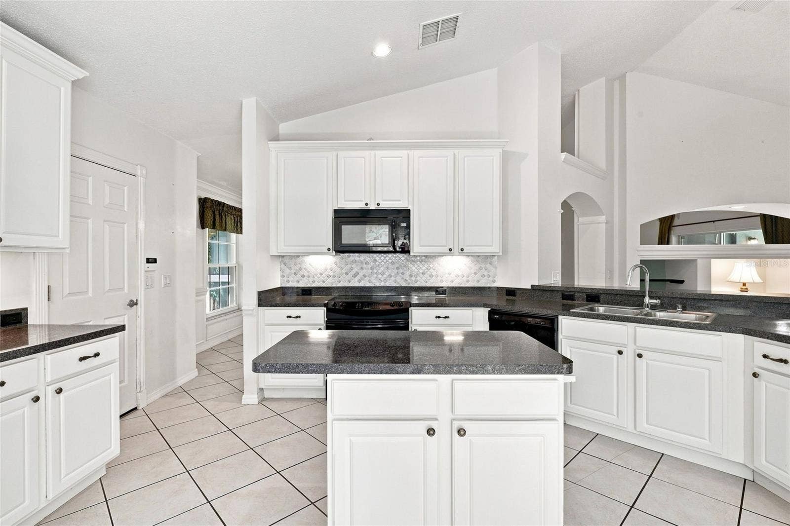 1490 BENT OAKS BOULEVARD, Deland, FL 32724 1490 BENT OAKS BOULEVARD, Deland, FL 32724