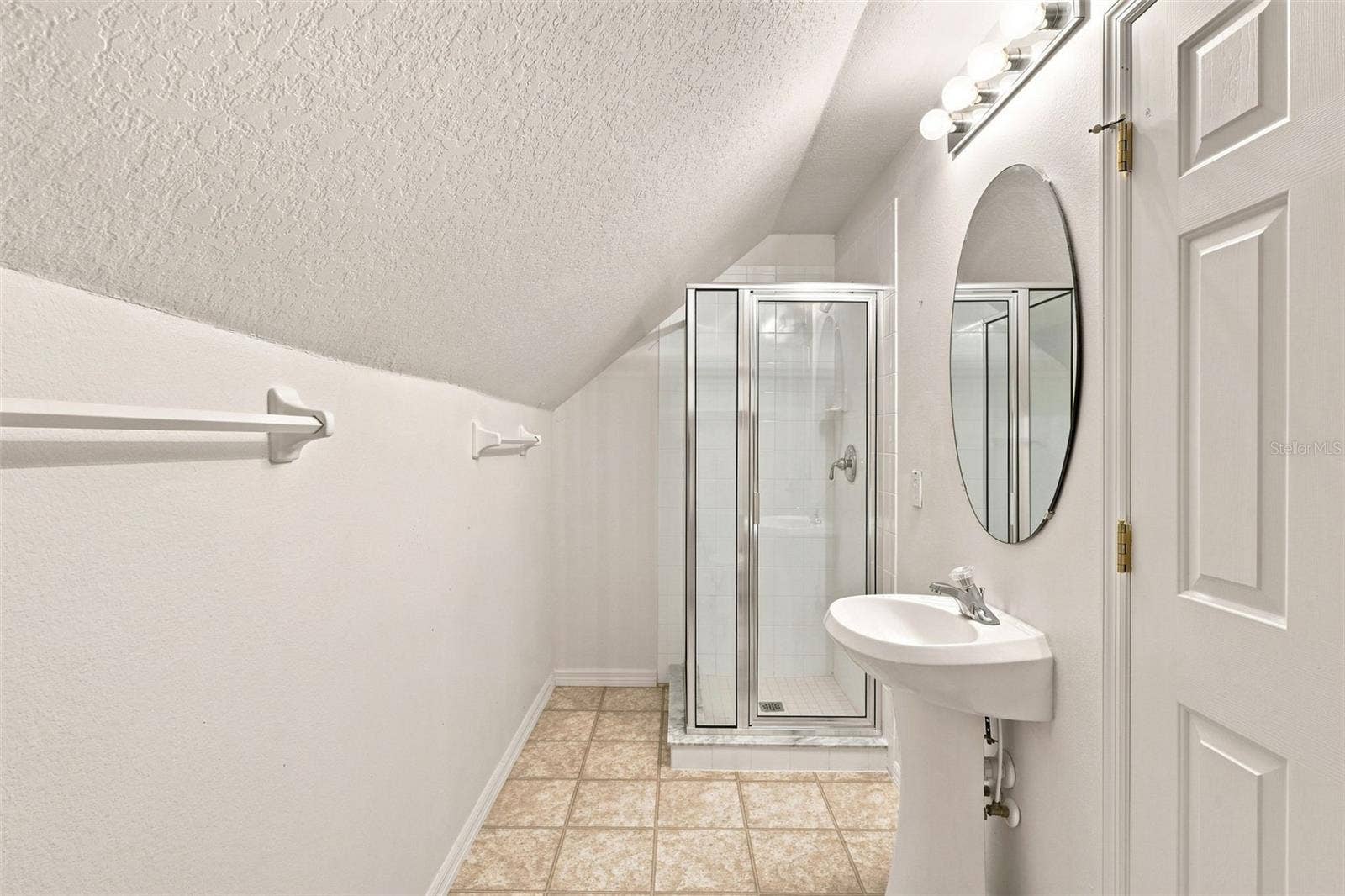 1490 BENT OAKS BOULEVARD, Deland, FL 32724 1490 BENT OAKS BOULEVARD, Deland, FL 32724