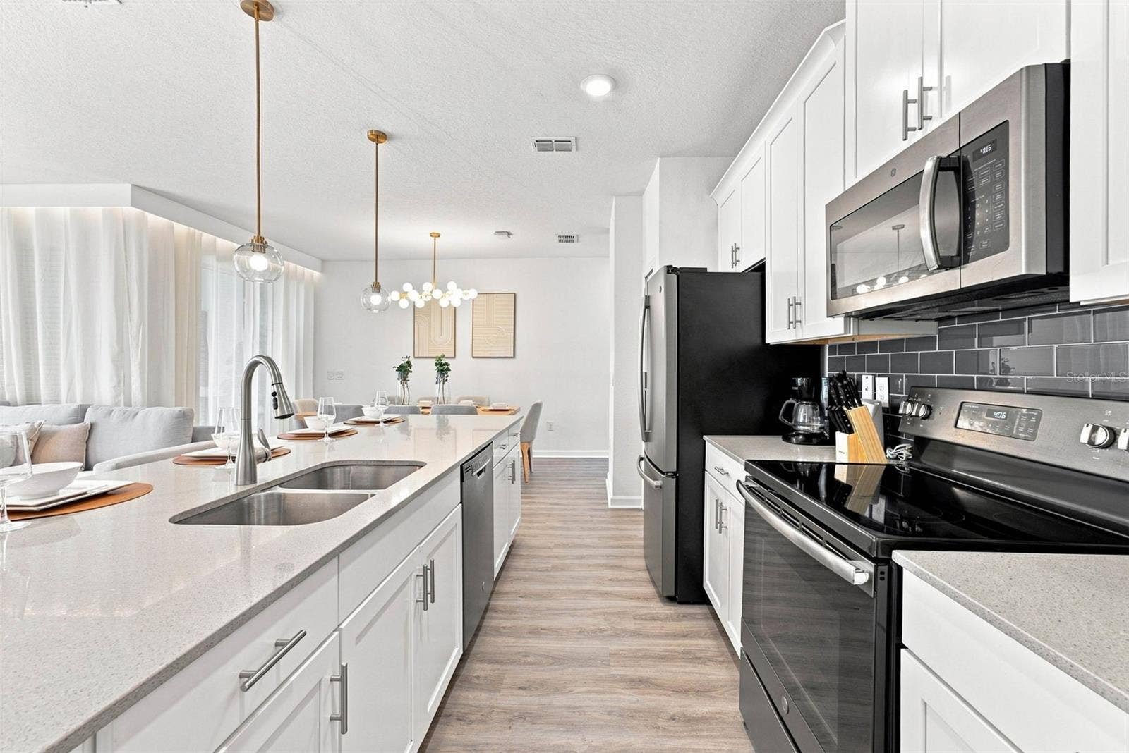 880 PEBBLE BEACH DRIVE, Davenport, FL 33896 880 PEBBLE BEACH DRIVE, Davenport, FL 33896