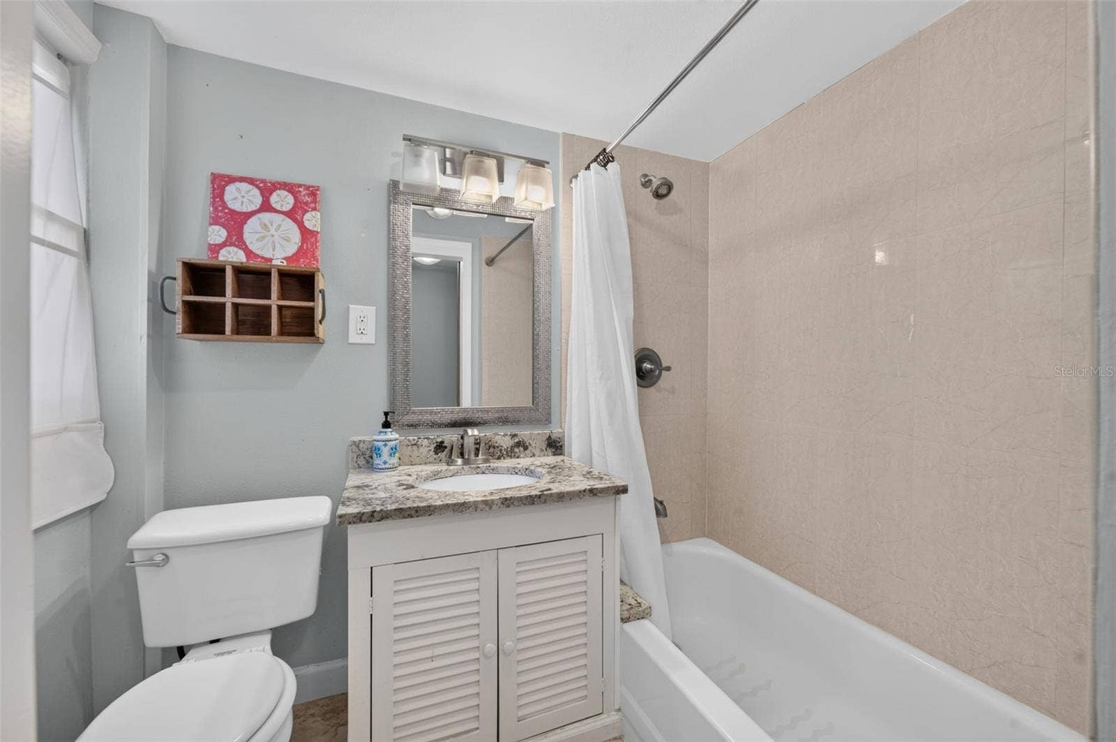 443 BROADVIEW AVENUE, Winter Park, FL 32789 Guest cottage bathroom