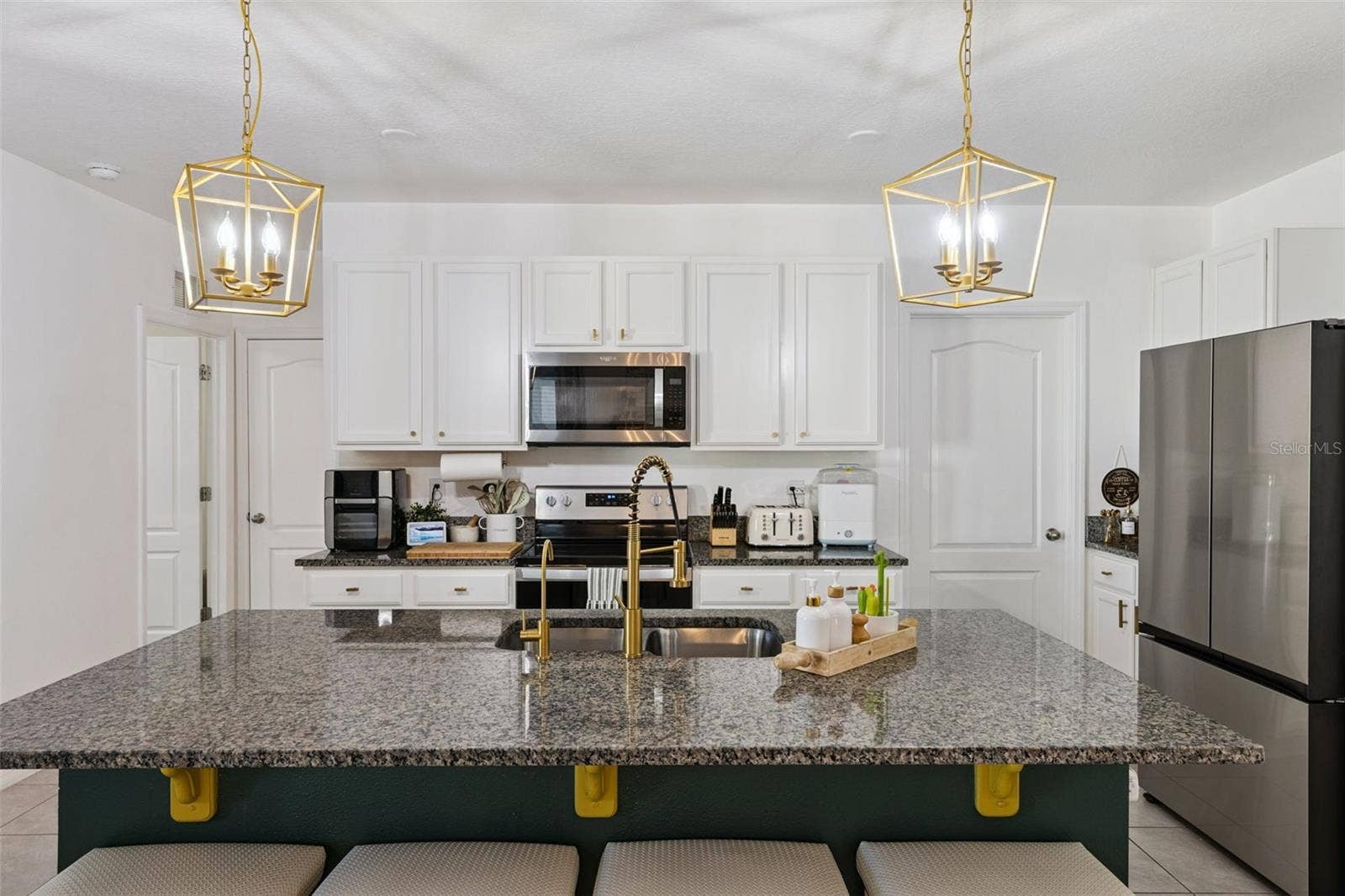 3676 SUNGROVE CIRCLE, Sanford, FL 32771 3676 SUNGROVE CIRCLE, Sanford, FL 32771