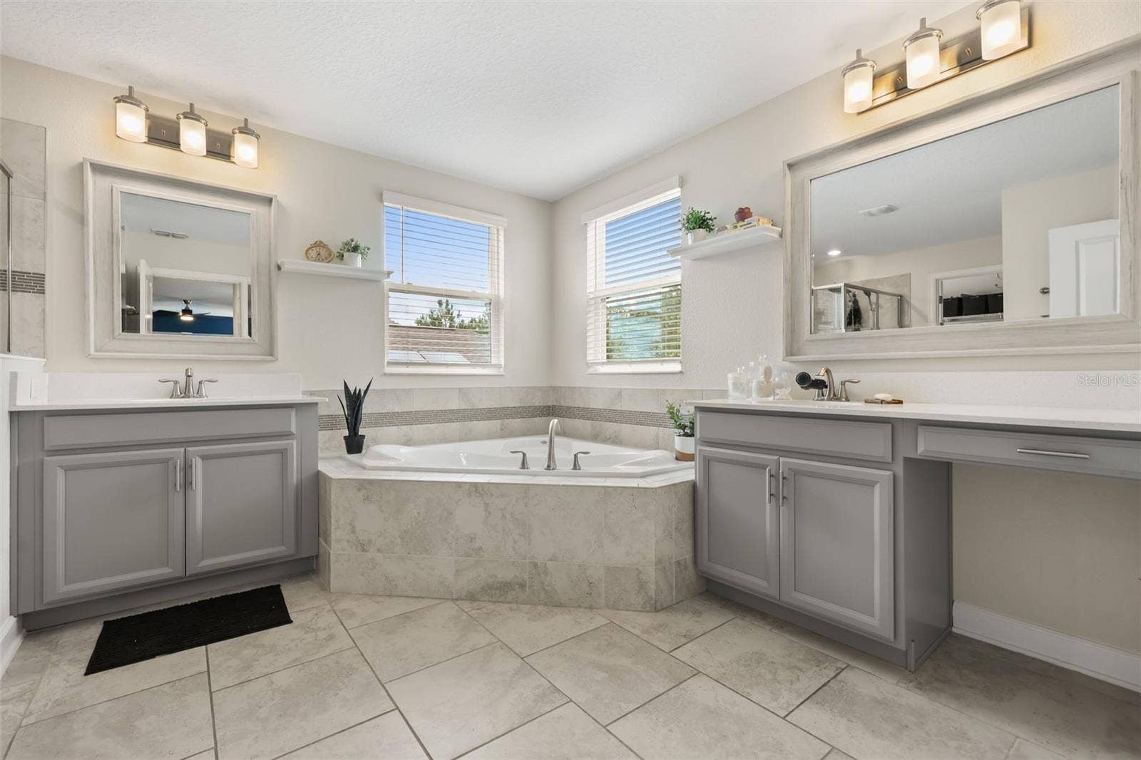 512 WESTCHESTER COURT, Davenport, FL 33837 Primary bathroom