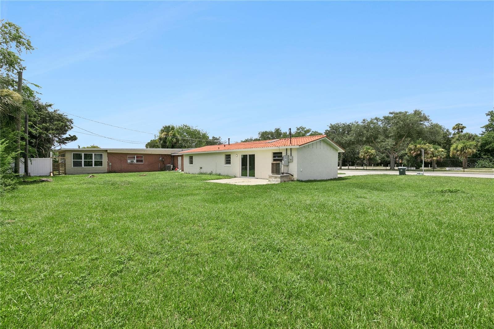 875 LOOMIS AVENUE, Daytona Beach, FL 32114 Oversized Backyard