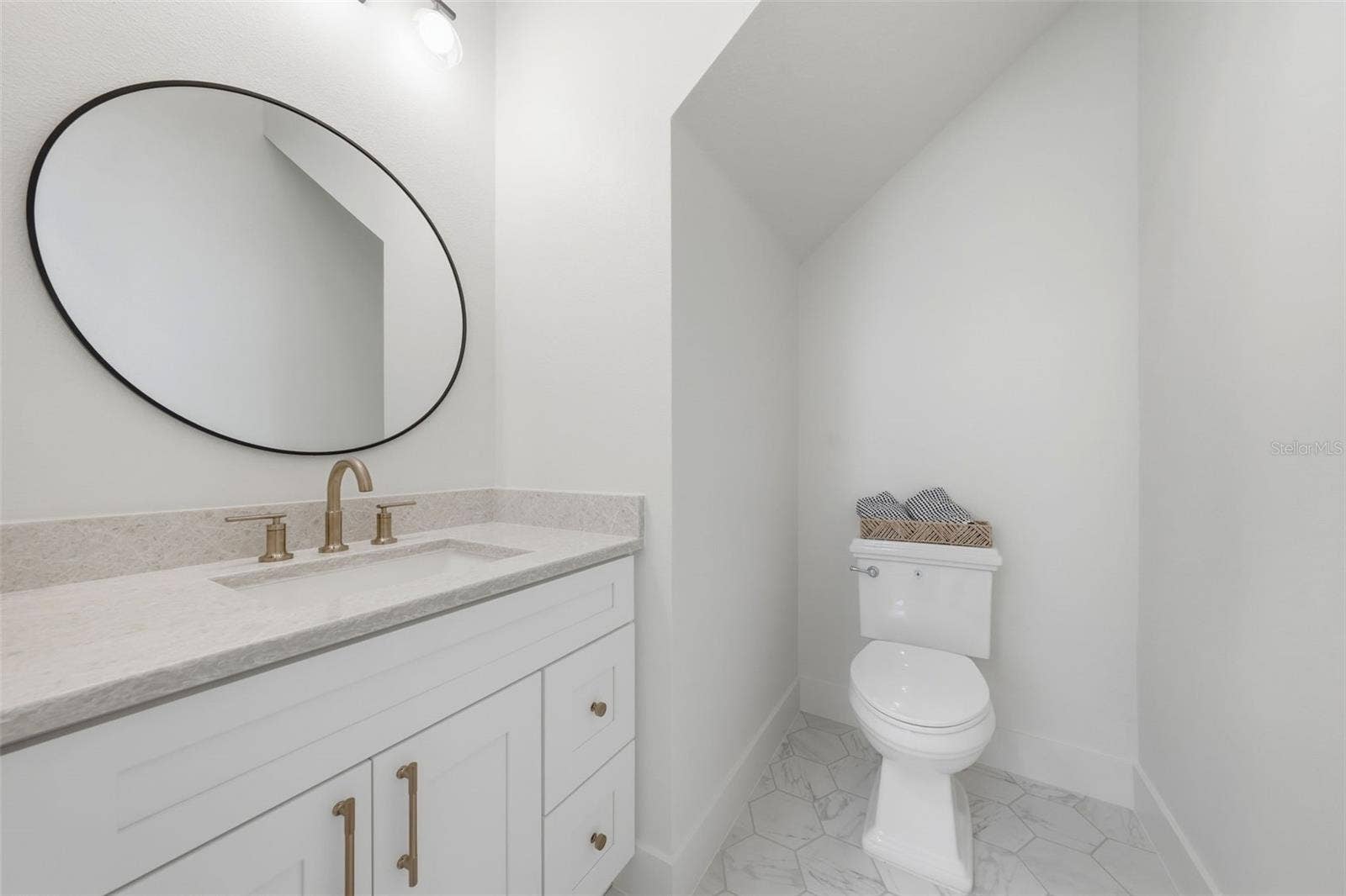 1603 BRYN MAWR STREET, Orlando, FL 32804 Powder Bathroom