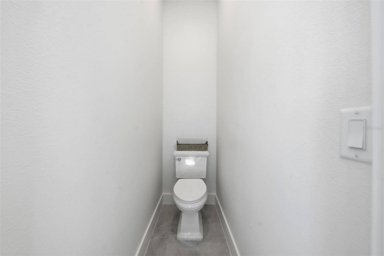 1603 BRYN MAWR STREET, Orlando, FL 32804 Powder Bathroom