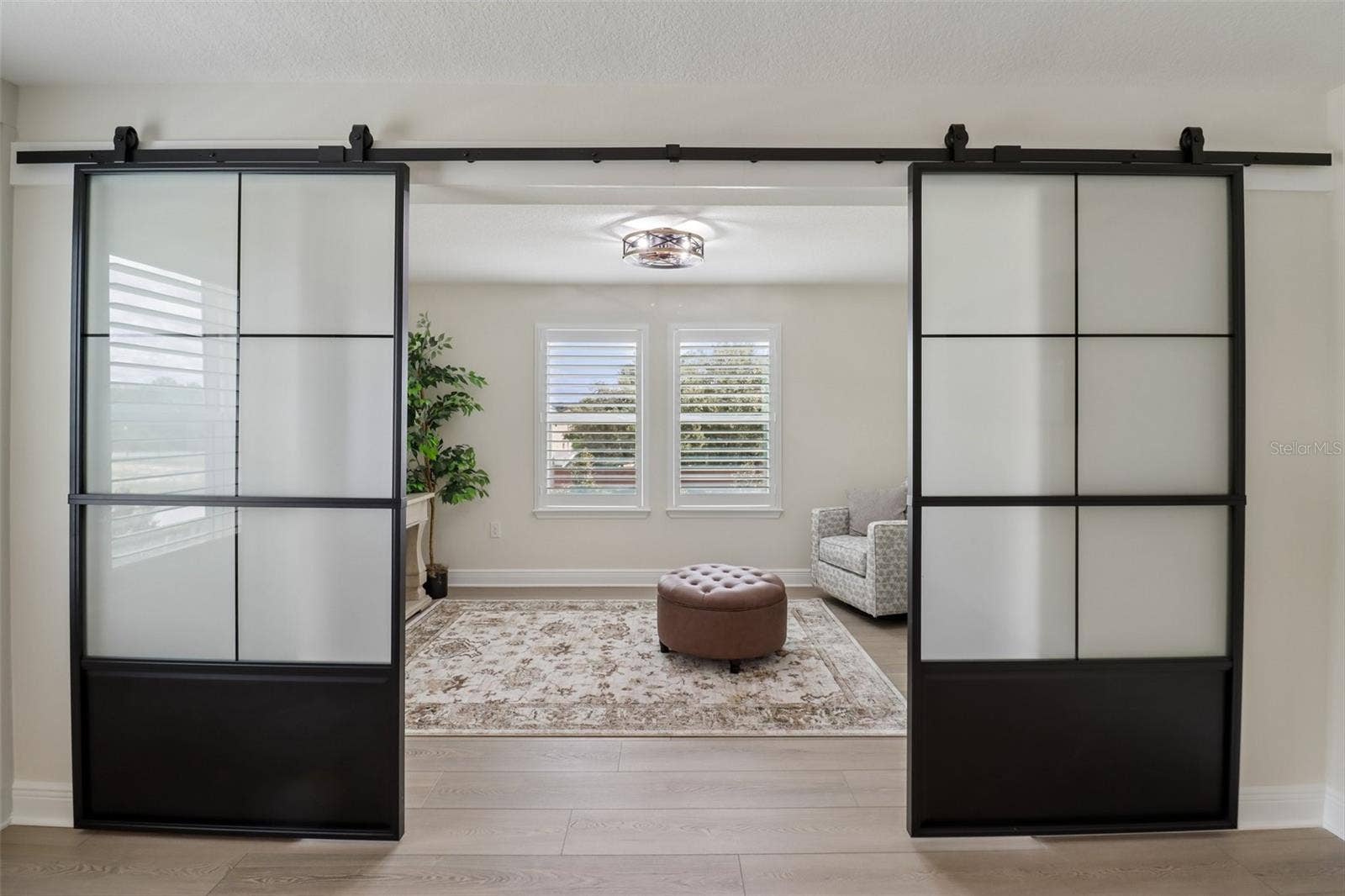 2985 WATER CLOVER COURT, Apopka, FL 32712 Your primary suite quickly becomes a tranquil retreat.