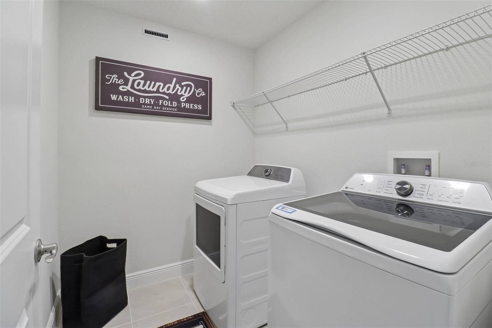 2985 WATER CLOVER COURT, Apopka, FL 32712 Convenient second floor laundry room.